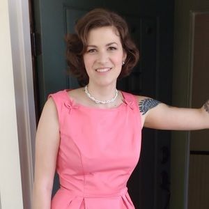 Meet your Posher, Miss Sanders